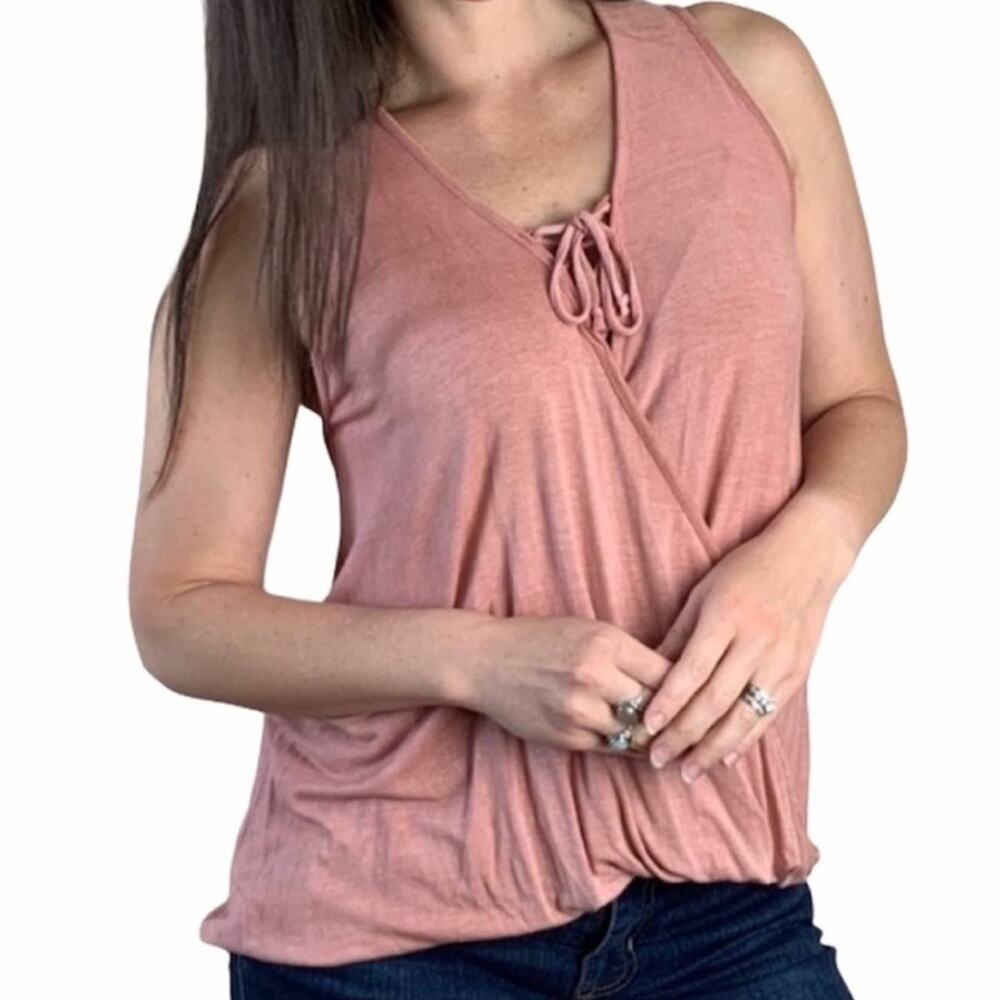 Sleeveless tank top in pink  medium large